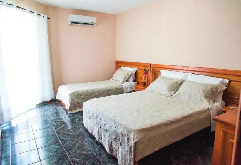 هتل Canzi Cataratas