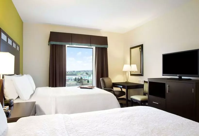 Отель Hampton Inn & Suites York South