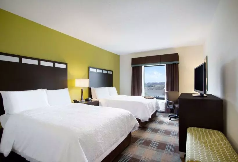 Отель Hampton Inn & Suites York South