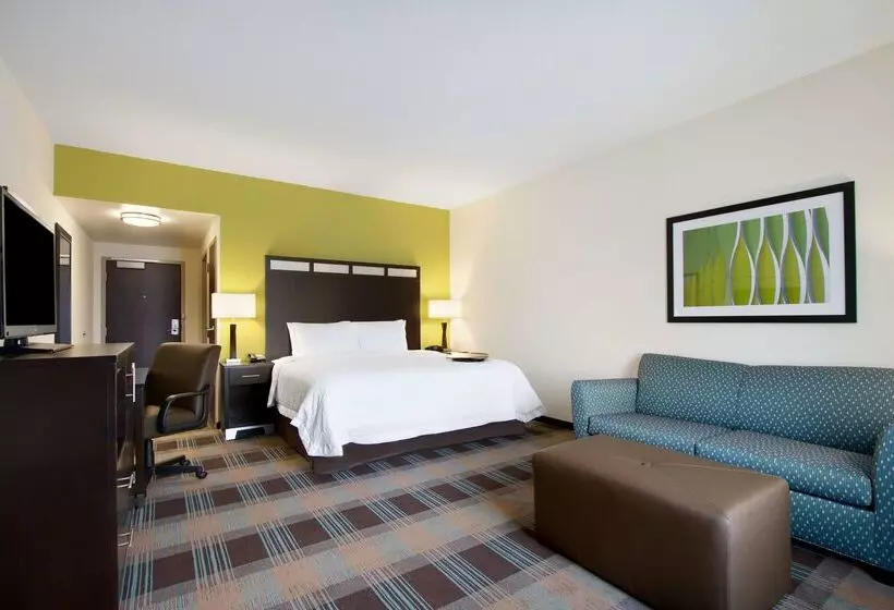 Отель Hampton Inn & Suites York South