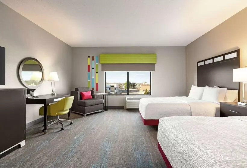 Отель Hampton Inn & Suites York South