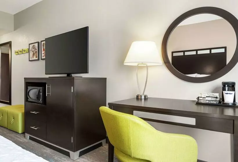 Отель Hampton Inn & Suites York South