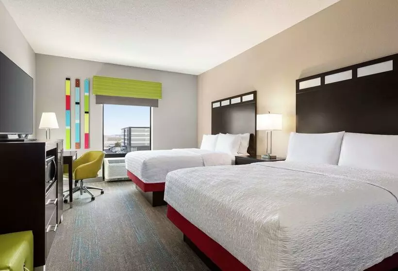 Отель Hampton Inn & Suites York South