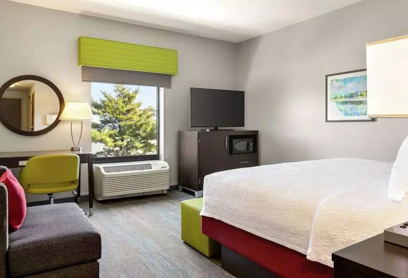 Отель Hampton Inn & Suites York South