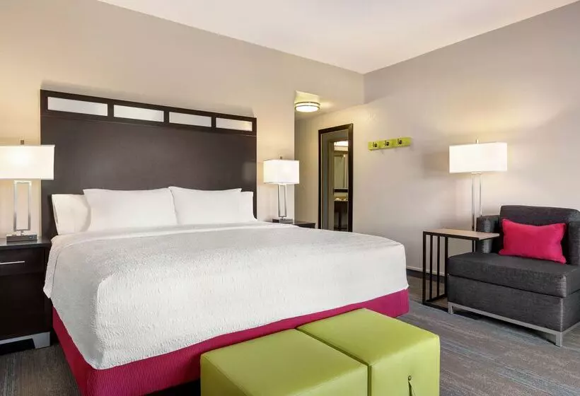 Отель Hampton Inn & Suites York South