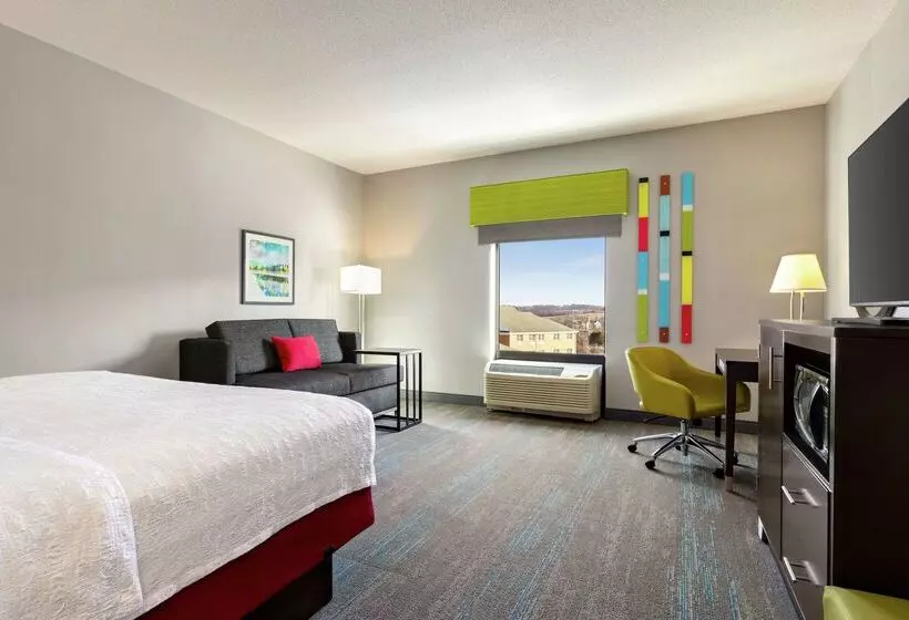 Отель Hampton Inn & Suites York South