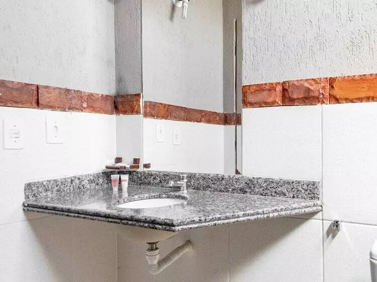 هتل Rede Andrade Goiania Centro