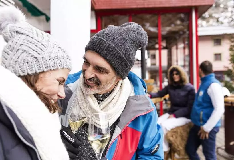 هتل Robinson Alpenrose Zürs