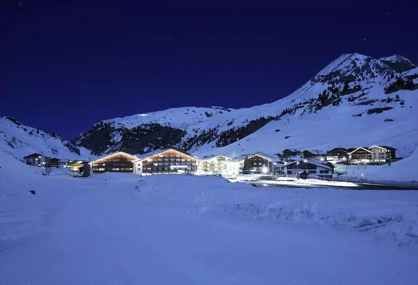 هتل Robinson Alpenrose Zürs
