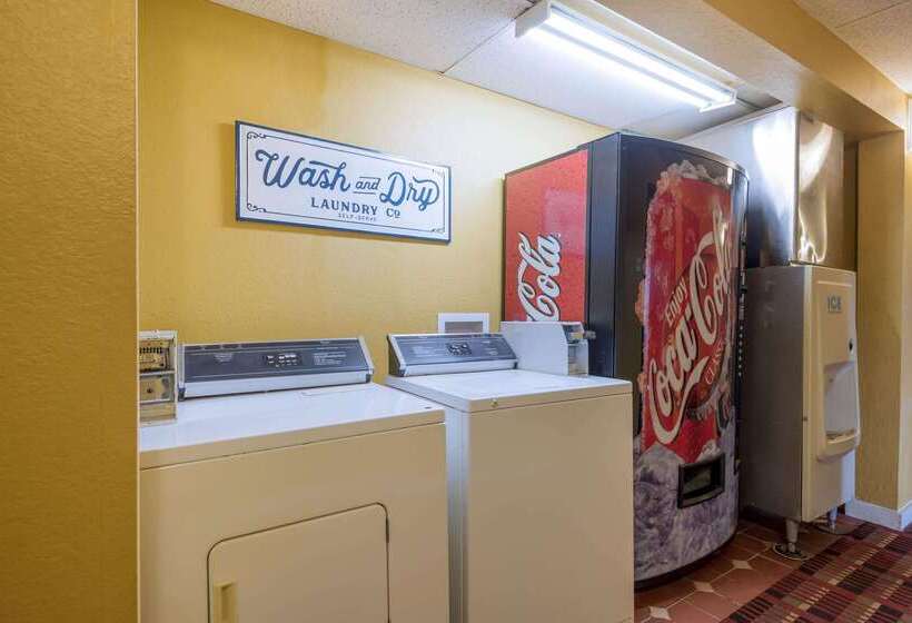 فندق Rodeway Inn