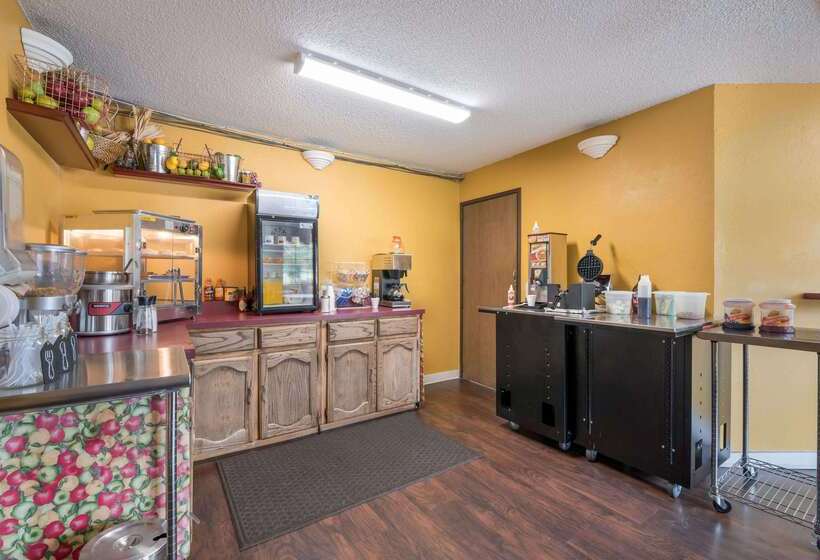 فندق Rodeway Inn