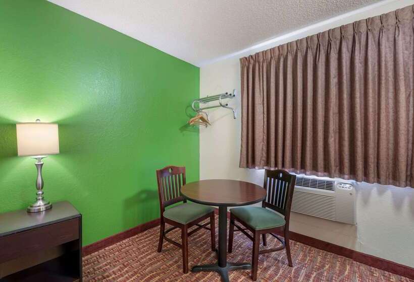 فندق Rodeway Inn