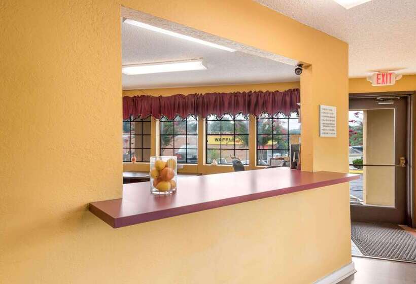 فندق Rodeway Inn