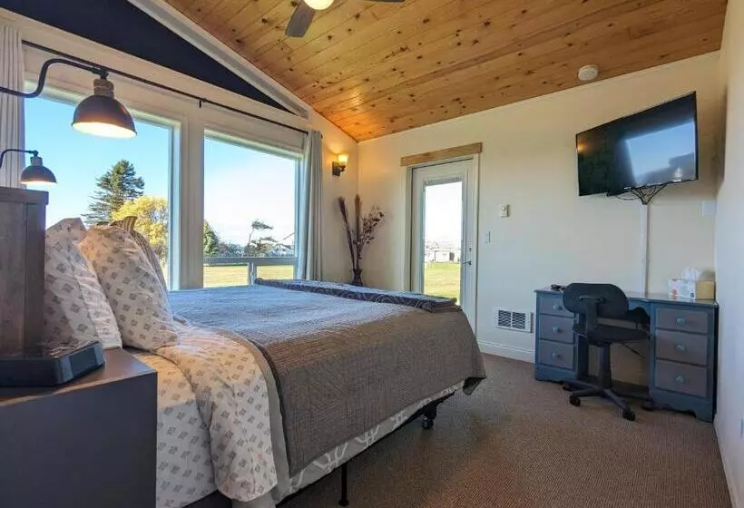 Juan De Fuca Cottages