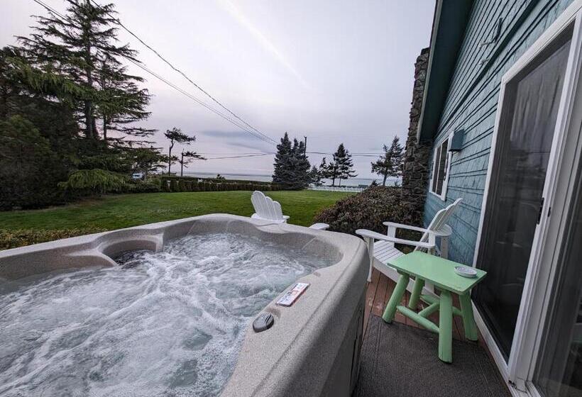 Juan De Fuca Cottages