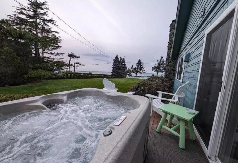 Juan De Fuca Cottages