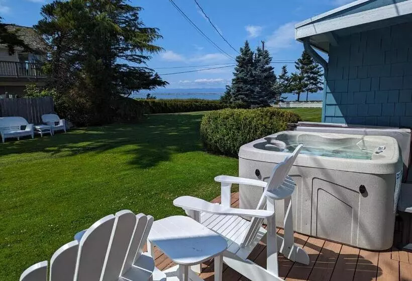 Juan De Fuca Cottages