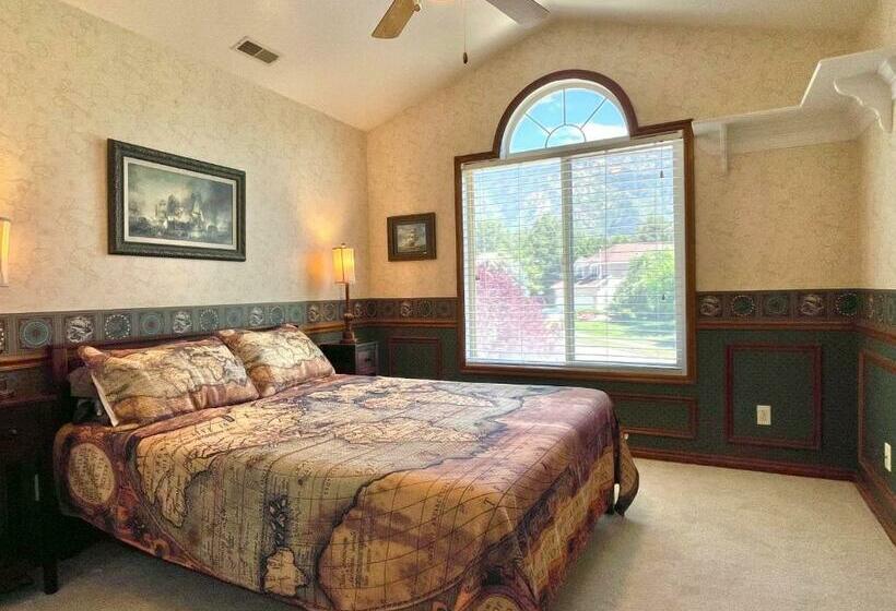 8 Bedroom Home Near The Foot Of The Rocky Mountains