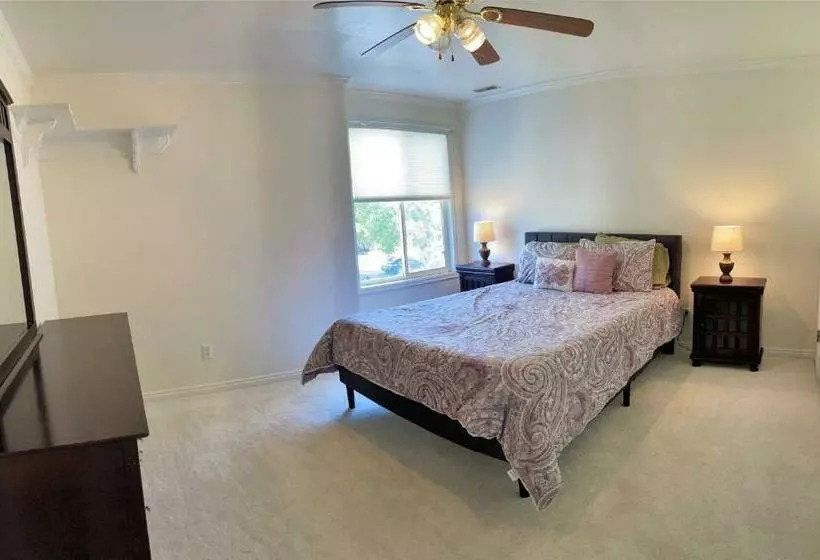 8 Bedroom Home Near The Foot Of The Rocky Mountains