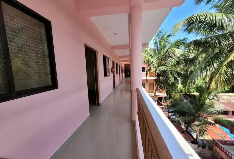 ホテル Beach Pink Rock Goa
