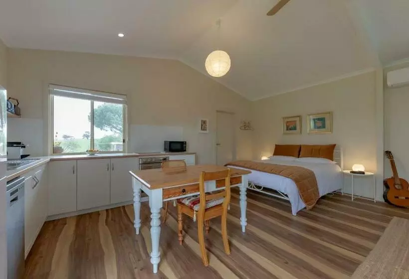 Majatalo Meander Retreat   Garden Studio