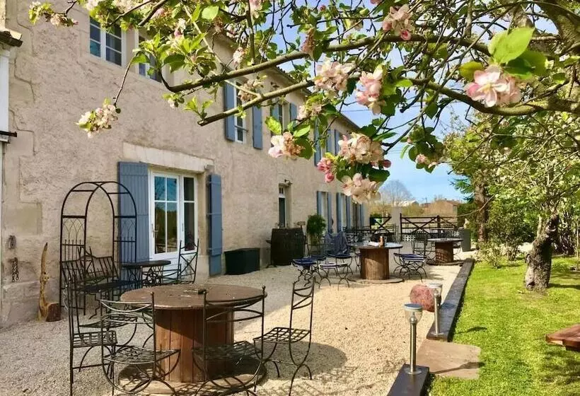 Aamiaismajoitus (B&B) Le Relais D Aulnay