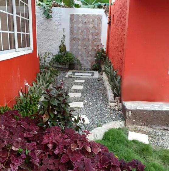 تختخواب و صبحانه Posada Miss Nailita