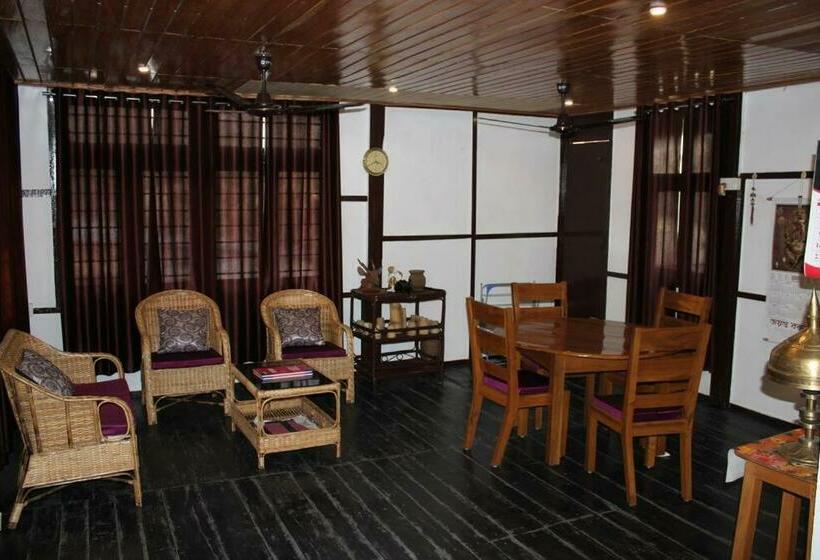 Chang Ghar    An 1 Bedroom Independent Homestay
