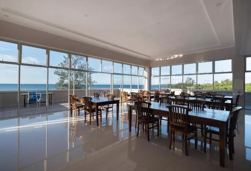 Hotelli Kelayang Beach