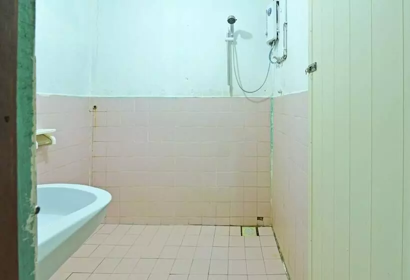 ホテル Oyo 90620 Mahseer Chalet