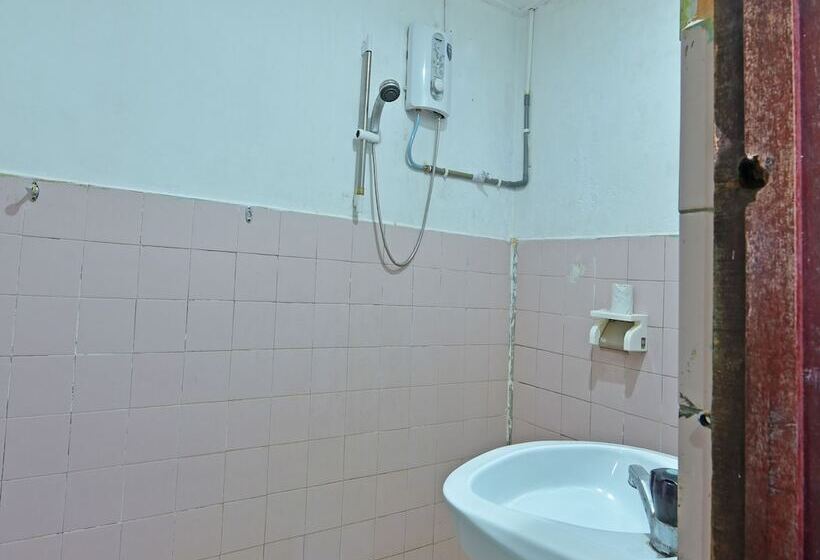 Hotel Oyo 90620 Mahseer Chalet