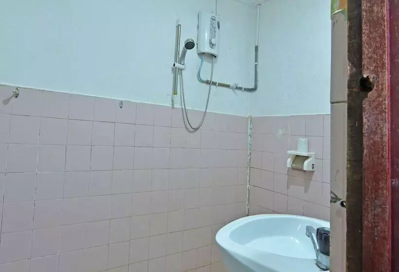 ホテル Oyo 90620 Mahseer Chalet