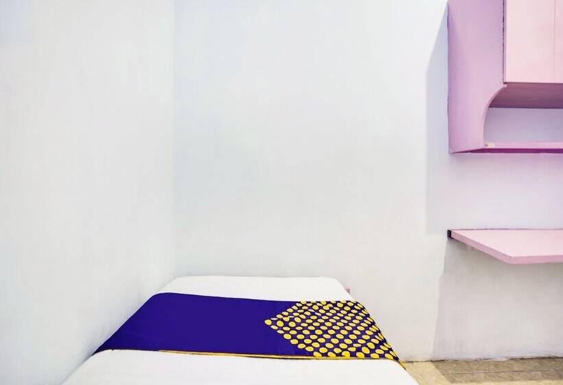 בית מלון כפרי Spot On 91626 Rr Kost Putri Syariah