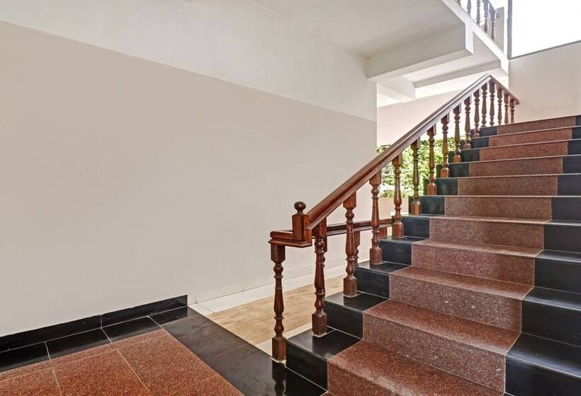 Szálloda Treebo Trend Green Palm Resorts