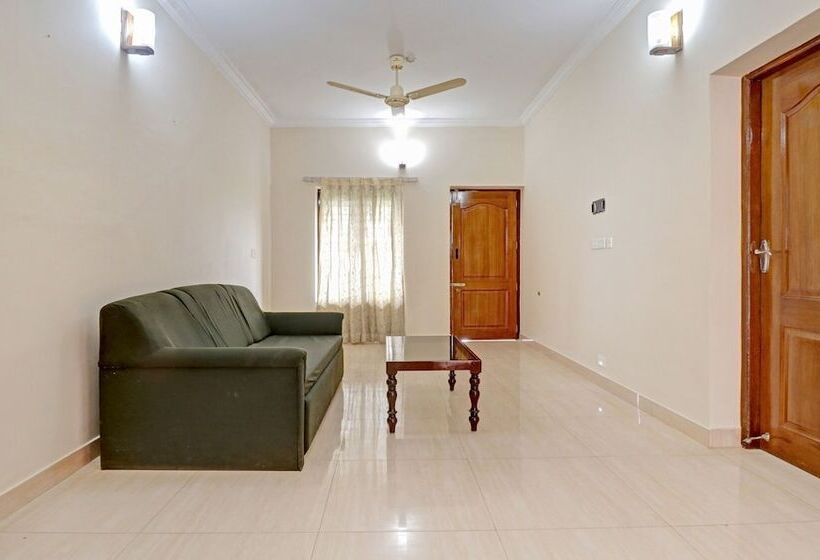 Szálloda Treebo Trend Green Palm Resorts