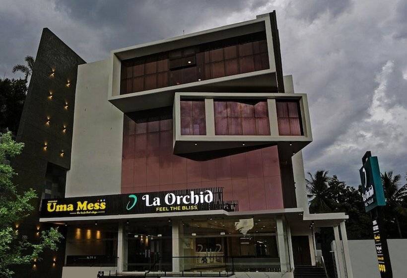 Hotel Treebo Premium La Orchid