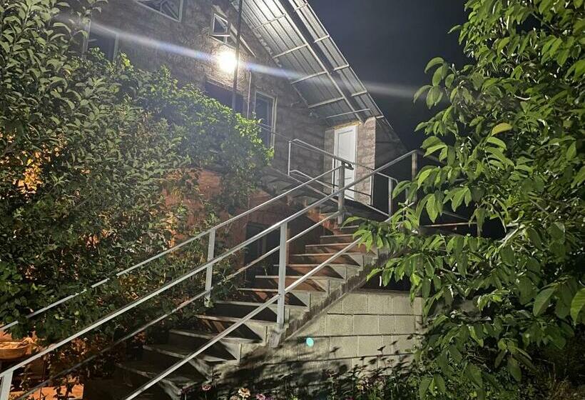 هاستل Home Sweet Home