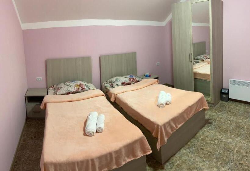 هاستل Home Sweet Home