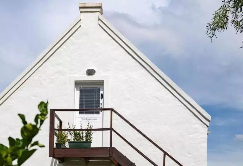 Aamiaismajoitus (B&B) 12 On Tindall