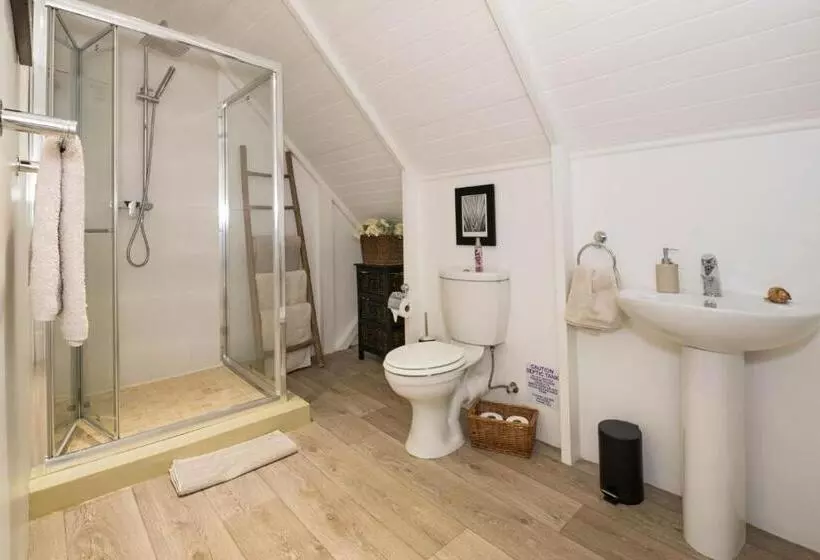 Aamiaismajoitus (B&B) 12 On Tindall