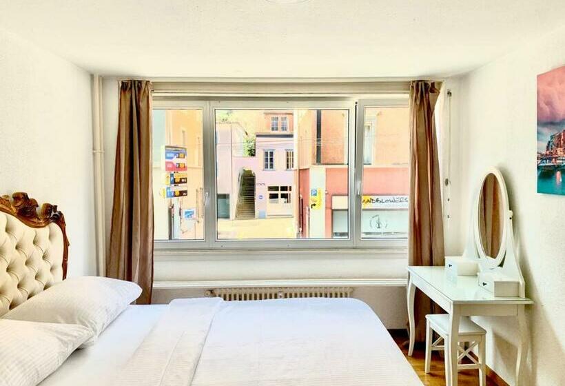 City Apartment Close To Town By Pa