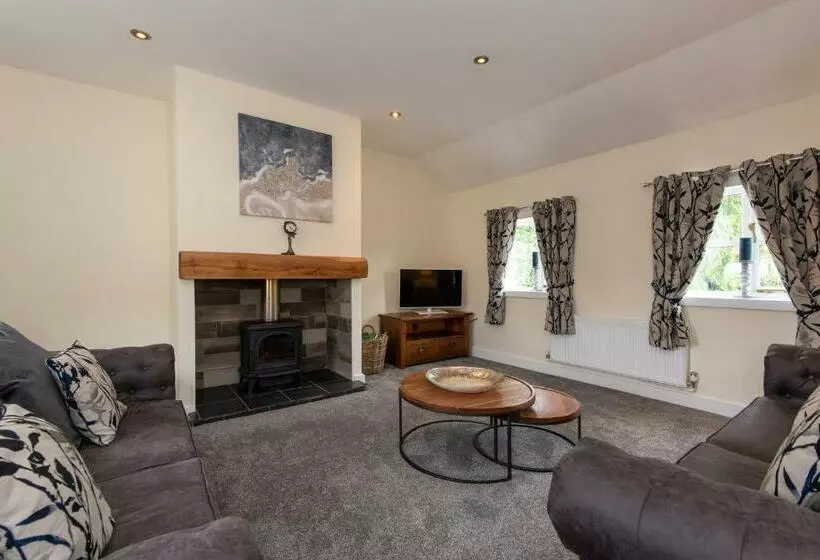 East Farm Cottage