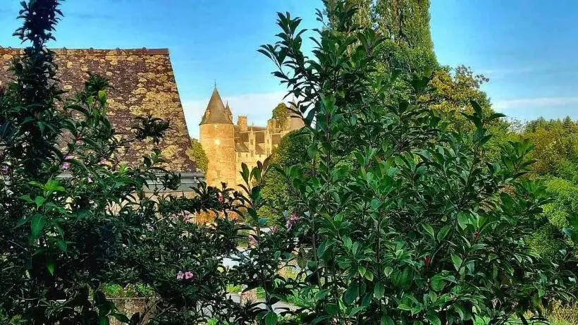 Gîte Maisonnette  Et à Côté Coule Une Rivière