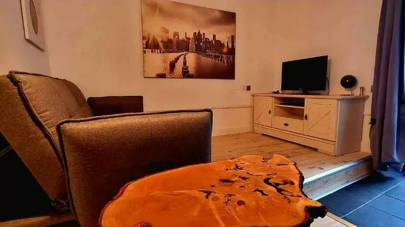 Gîte Maisonnette  Et à Côté Coule Une Rivière