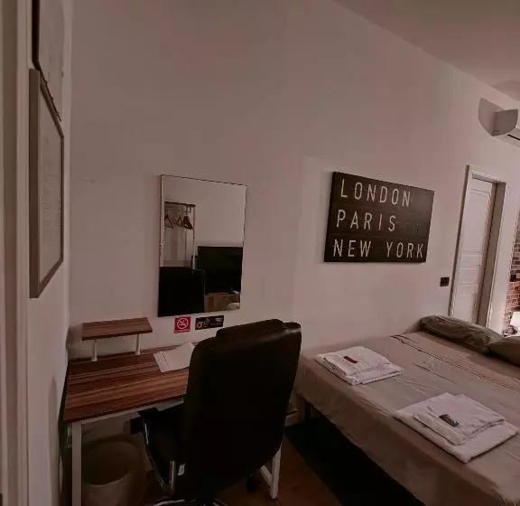 Majatalo Mc Flys Malpensa Airport