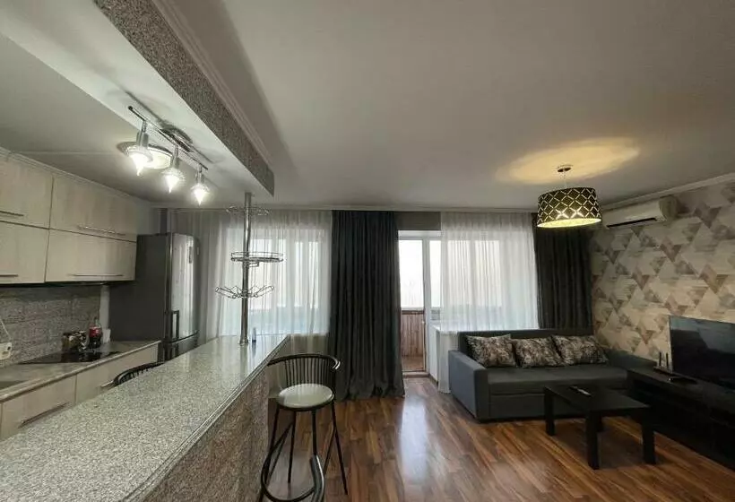 Apartment  на площади республики