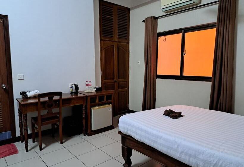 Den Hotel Totonou Siem Reap