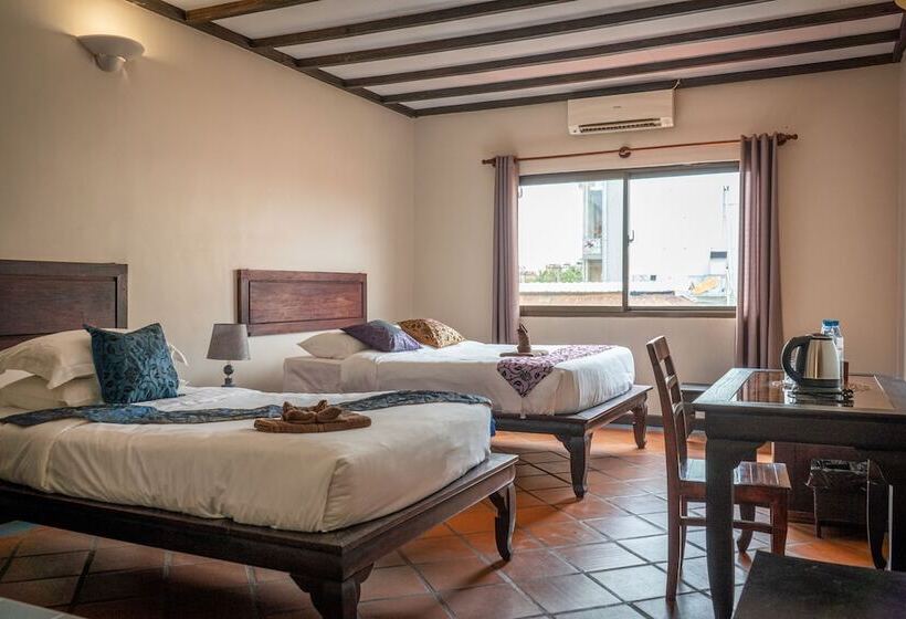 Den Hotel Totonou Siem Reap