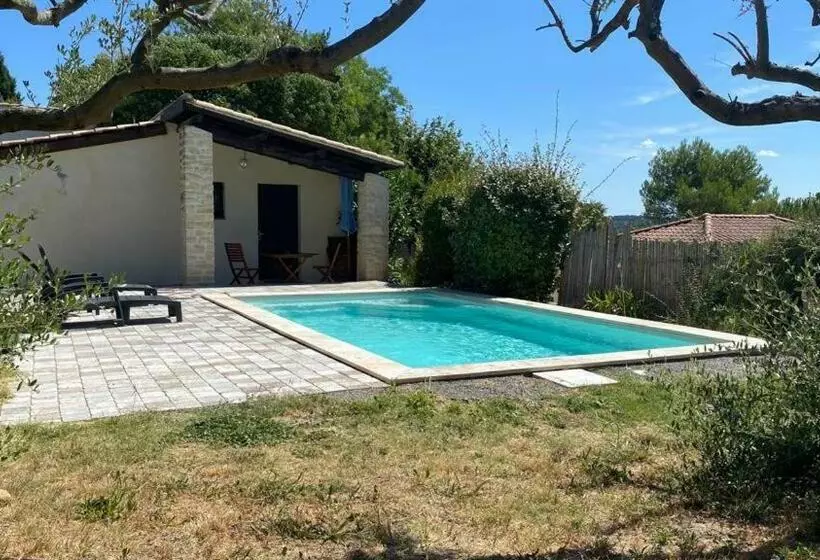 Petite Villa Avec Piscine Chauffée