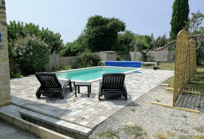 Petite Villa Avec Piscine Chauffée